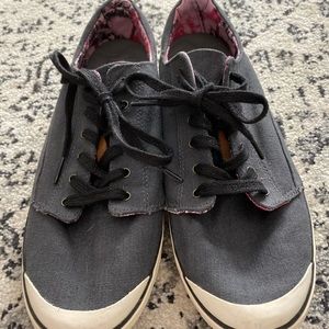 Gray Reef tennis shoes size 10